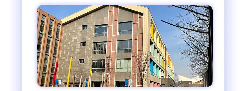 武亚-户外抗贝特板挂墙案例-无锡市新吴区幸福外国语小学-640_10.jpg